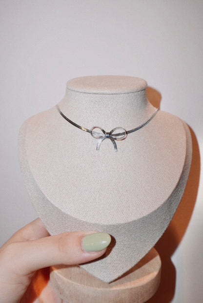 Bow Choker